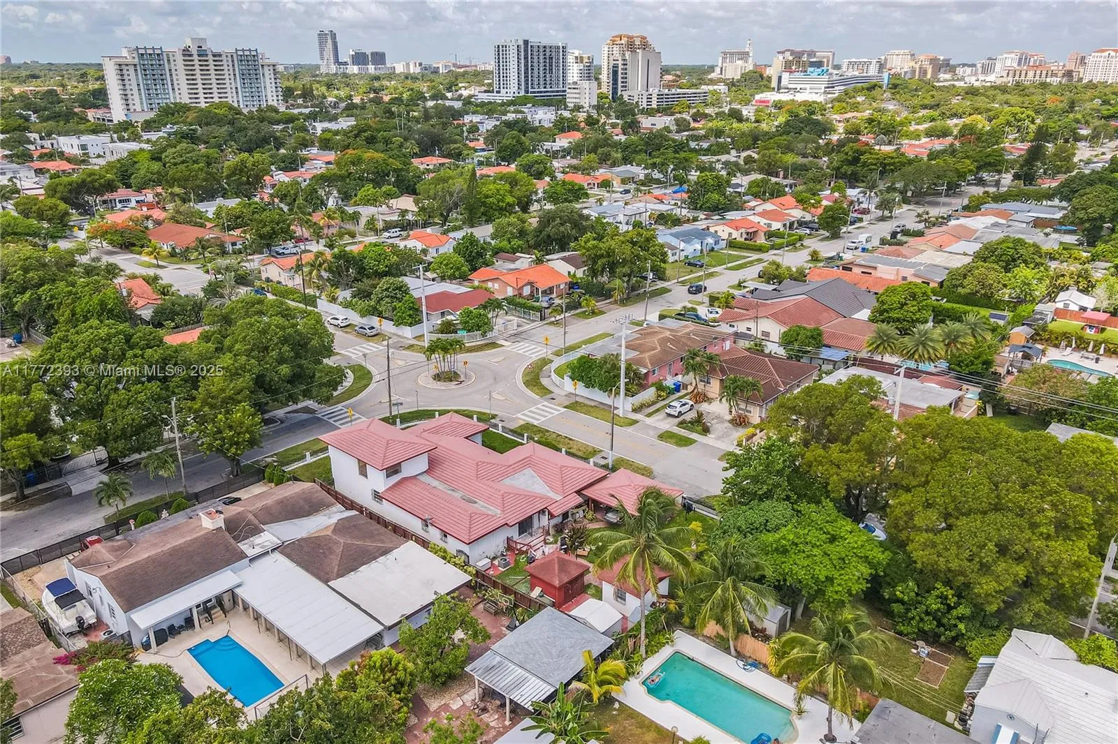 Miami, Florida 33145, United States, 2 Bedrooms Bedrooms, ,1 BathroomBathrooms,Residential,Active,97973