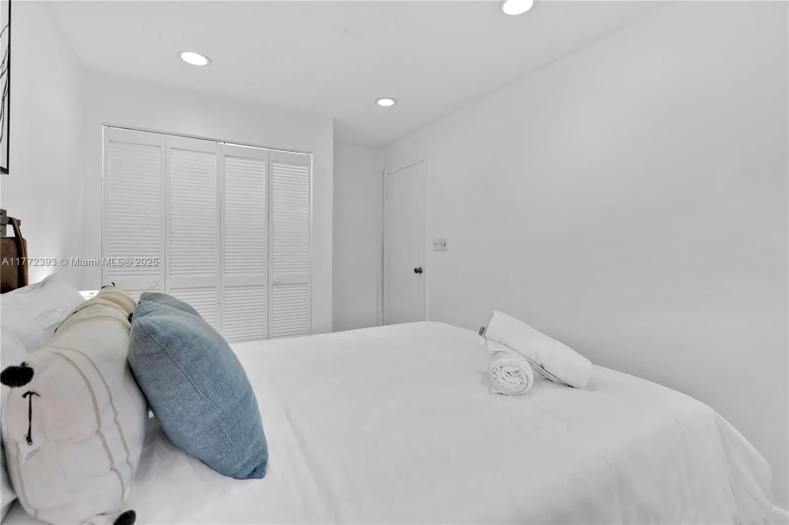 Miami, Florida 33145, United States, 2 Bedrooms Bedrooms, ,1 BathroomBathrooms,Residential,Active,97973