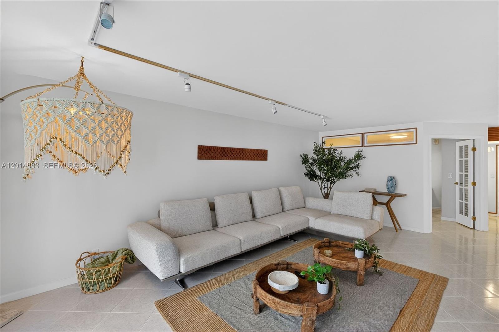 THE RIVIERA CONDO - Residential Lease