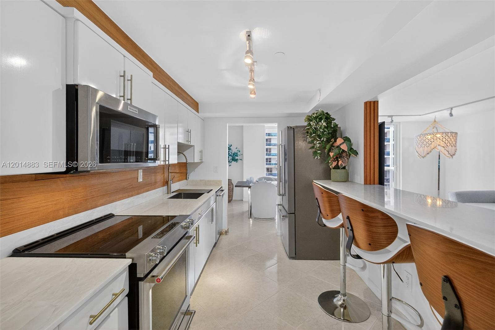 THE RIVIERA CONDO - Residential Lease