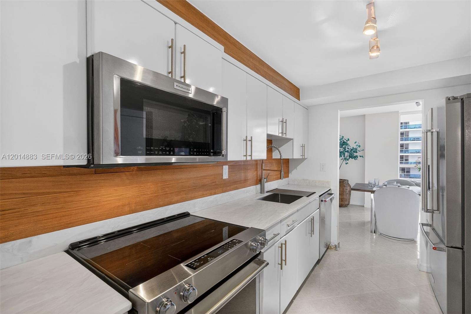 THE RIVIERA CONDO - Residential Lease
