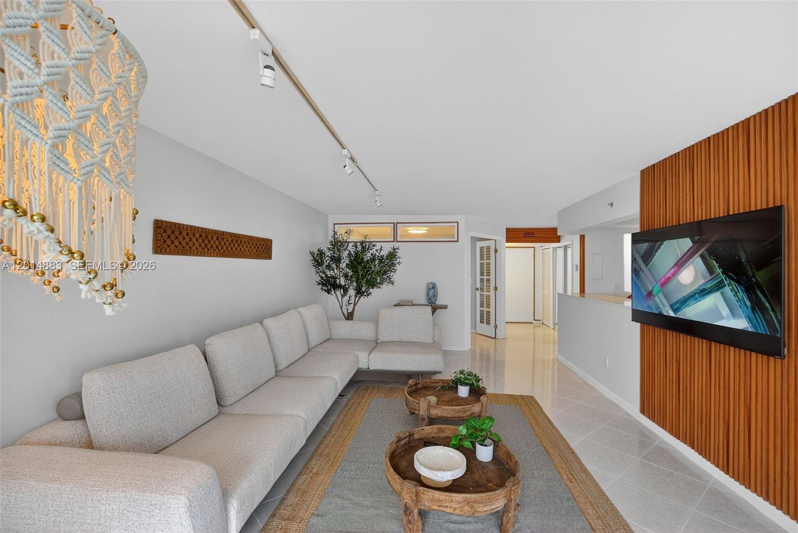THE RIVIERA CONDO - Residential Lease