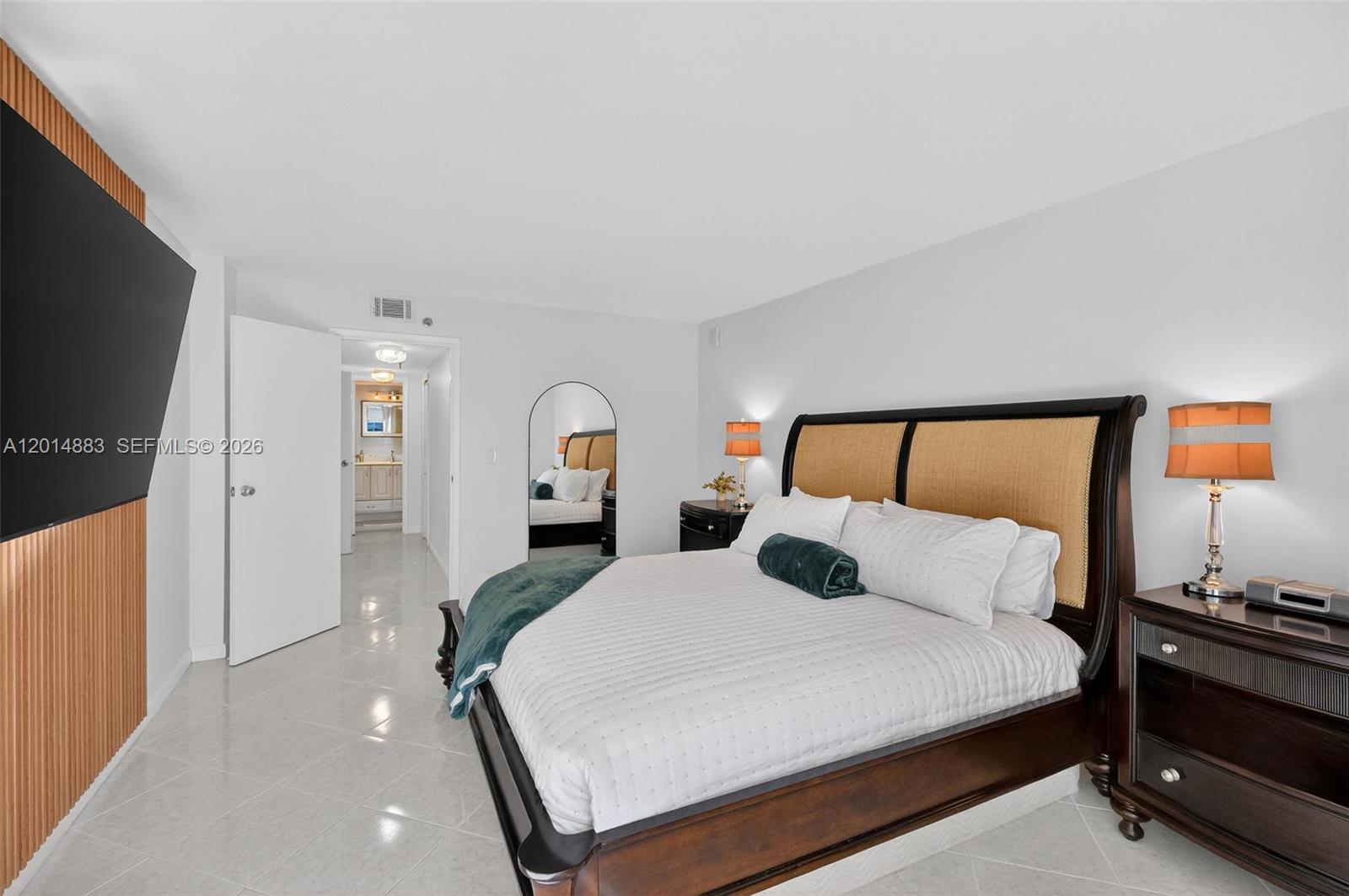 THE RIVIERA CONDO - Residential Lease
