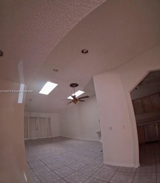 COLONIAL PINES - Residential Lease