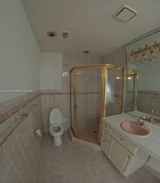 COLONIAL PINES - Residential Lease