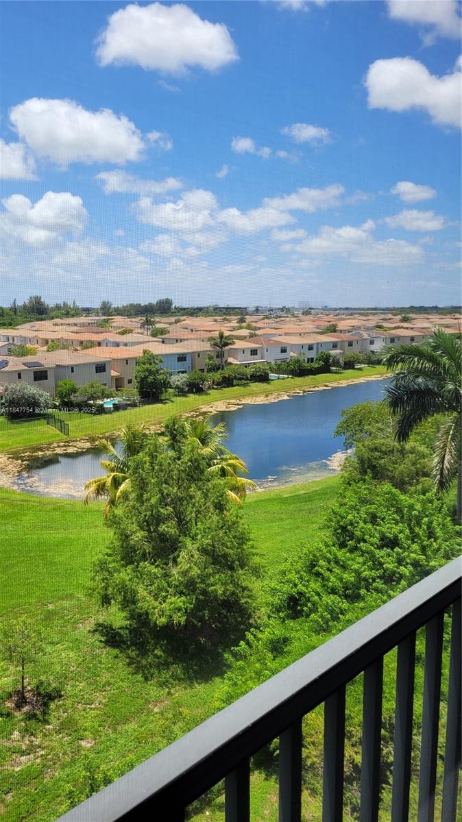 CHANTILLY CONDO - Residential