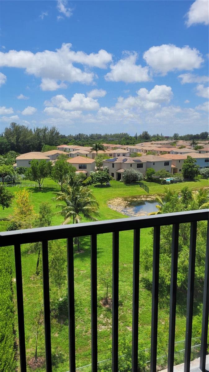 CHANTILLY CONDO - Residential