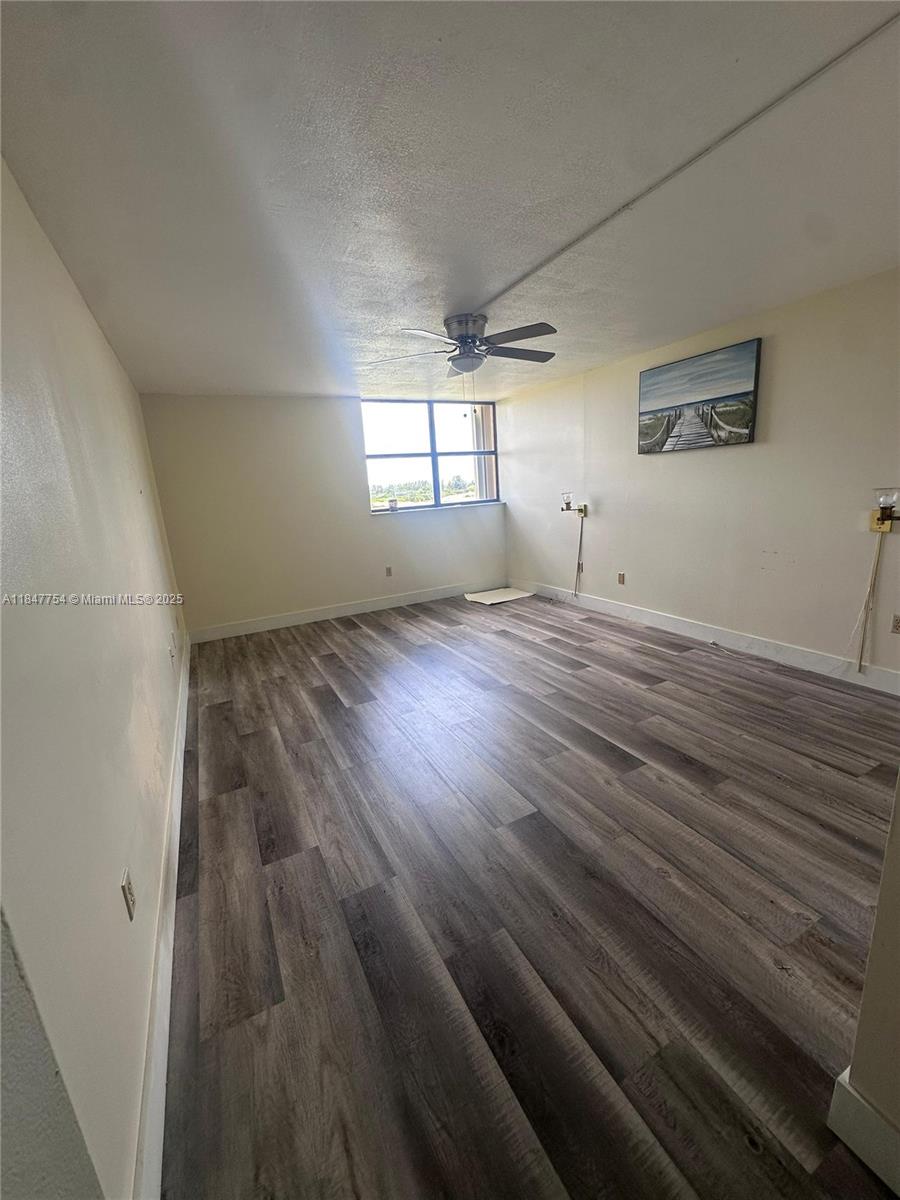 CHANTILLY CONDO - Residential