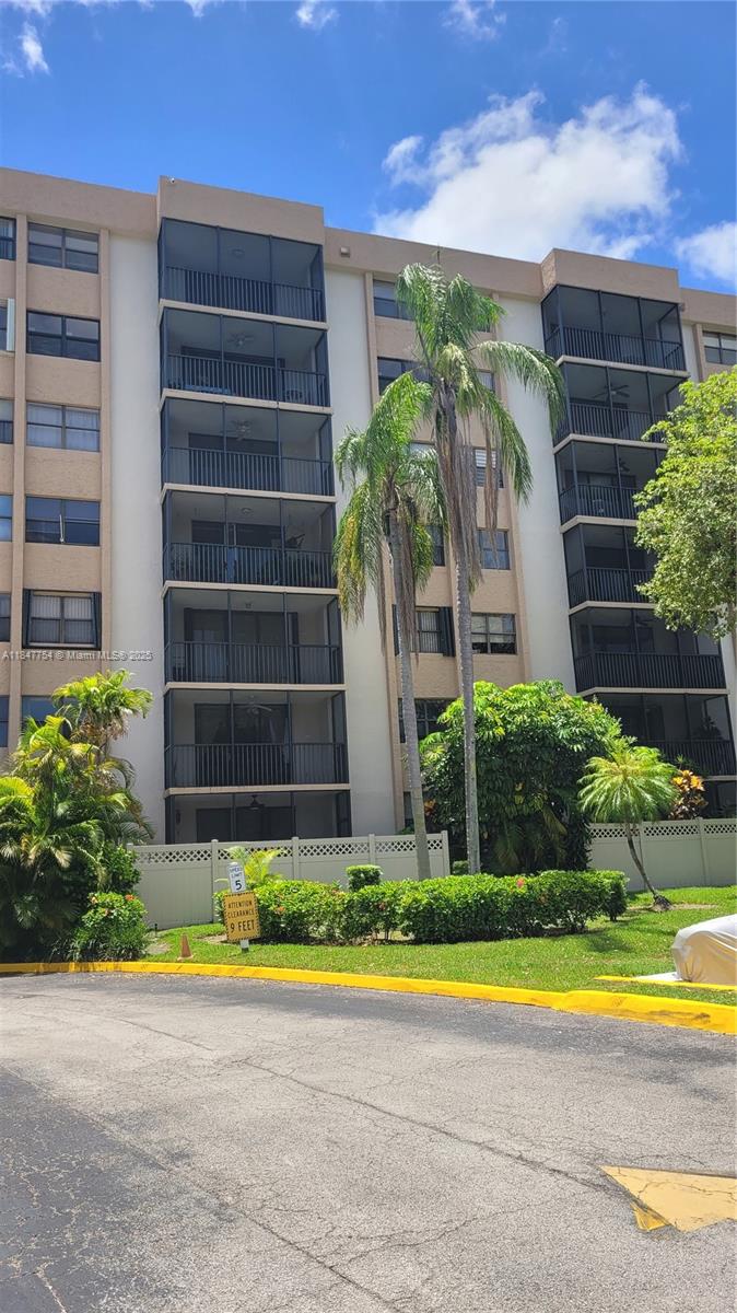 CHANTILLY CONDO - Residential