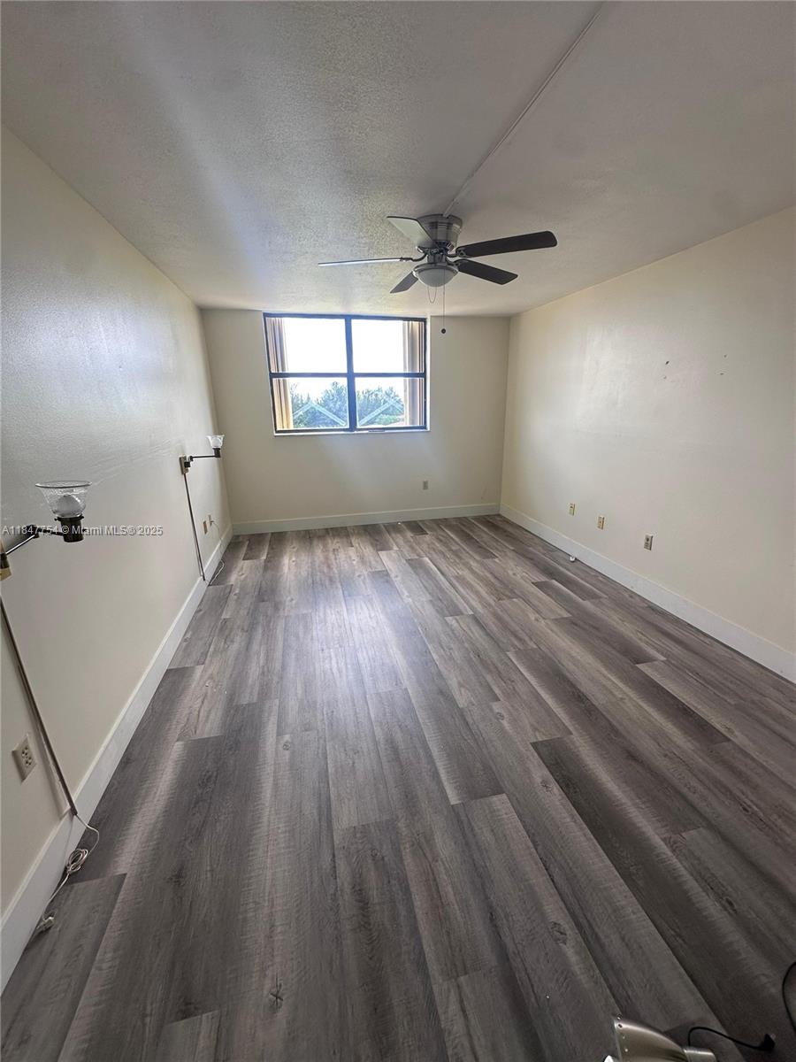 CHANTILLY CONDO - Residential