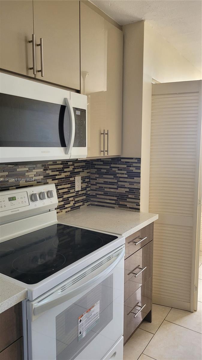 CHANTILLY CONDO - Residential