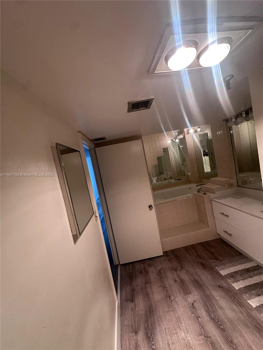 CHANTILLY CONDO - Residential