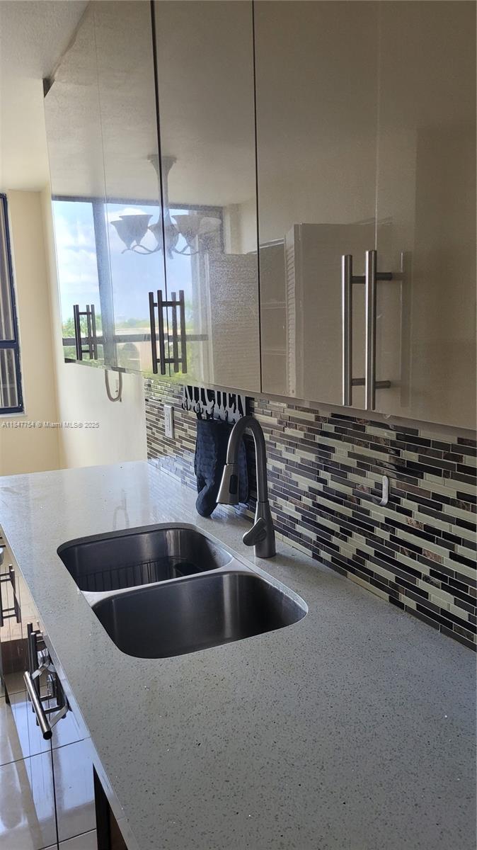 CHANTILLY CONDO - Residential