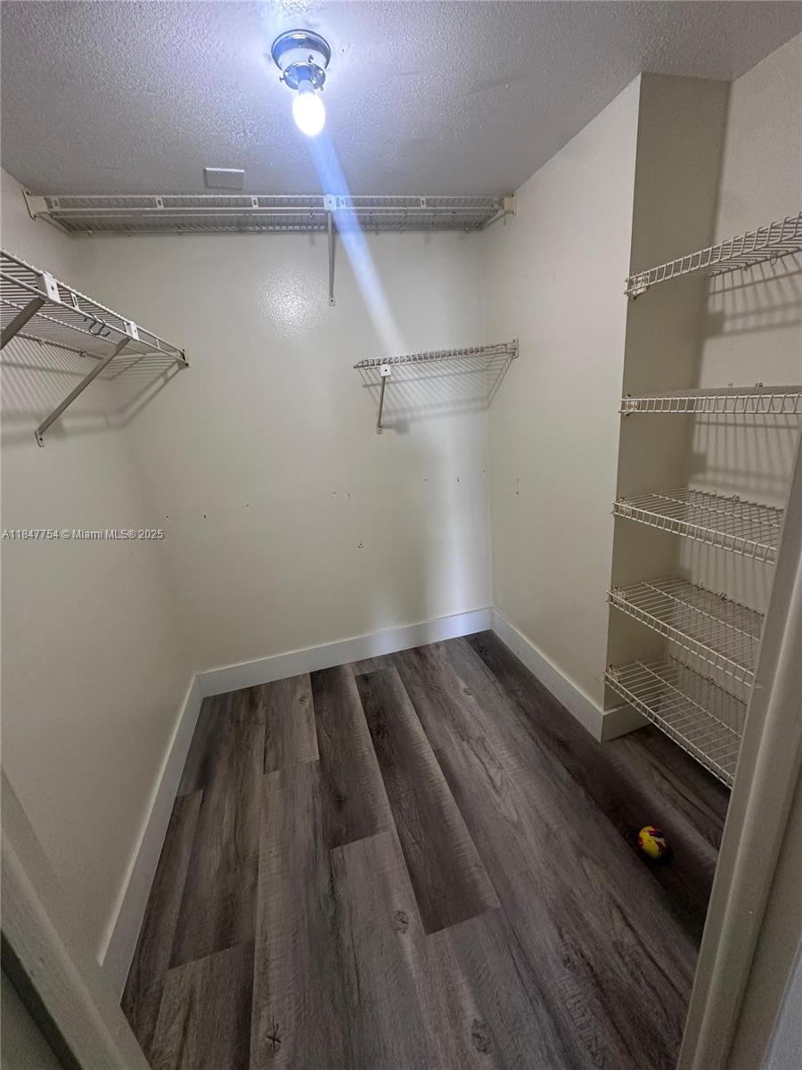 CHANTILLY CONDO - Residential