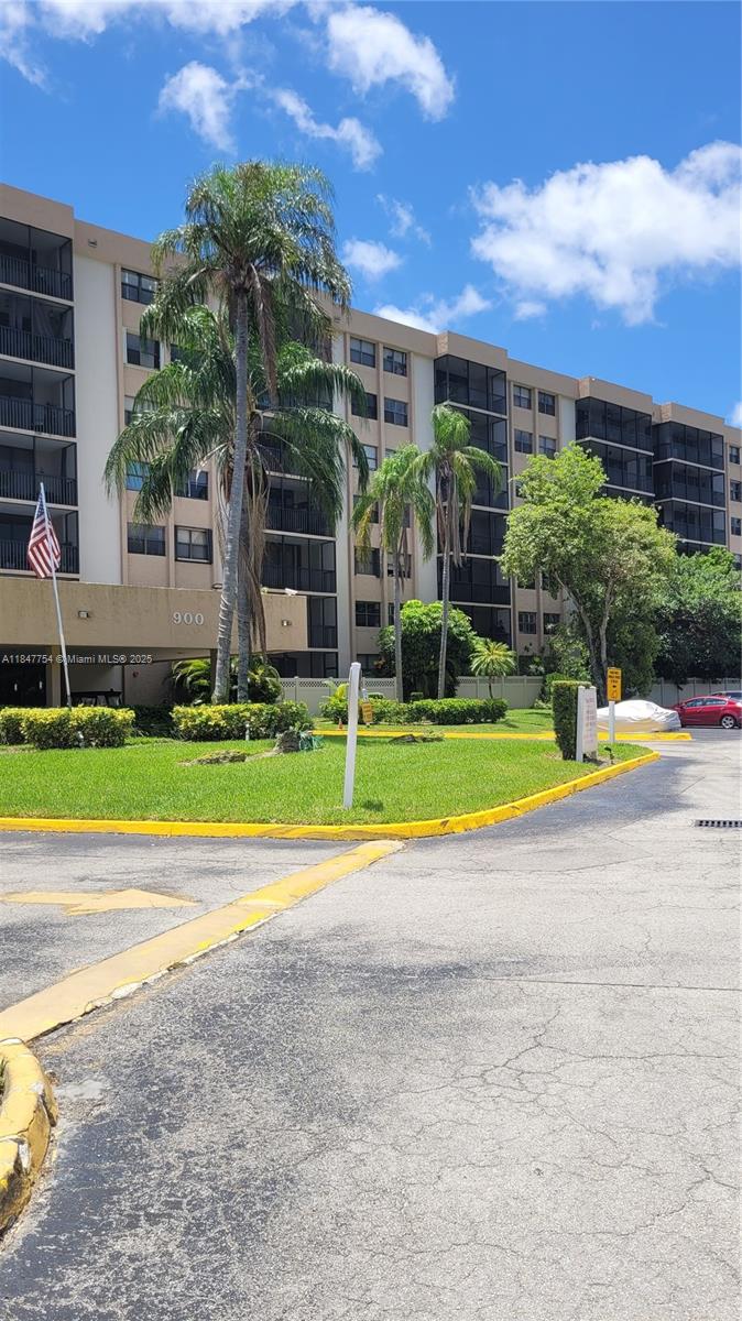 CHANTILLY CONDO - Residential