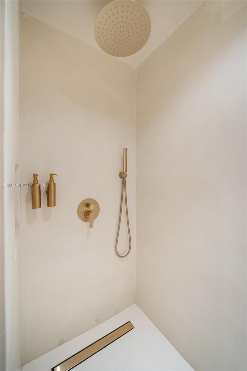 MERIDIAN PLACE CONDO - Residential