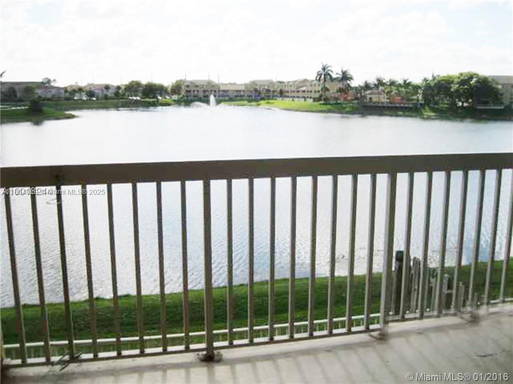 VILLAS AT LAKEVIEW, FOURT - Residential