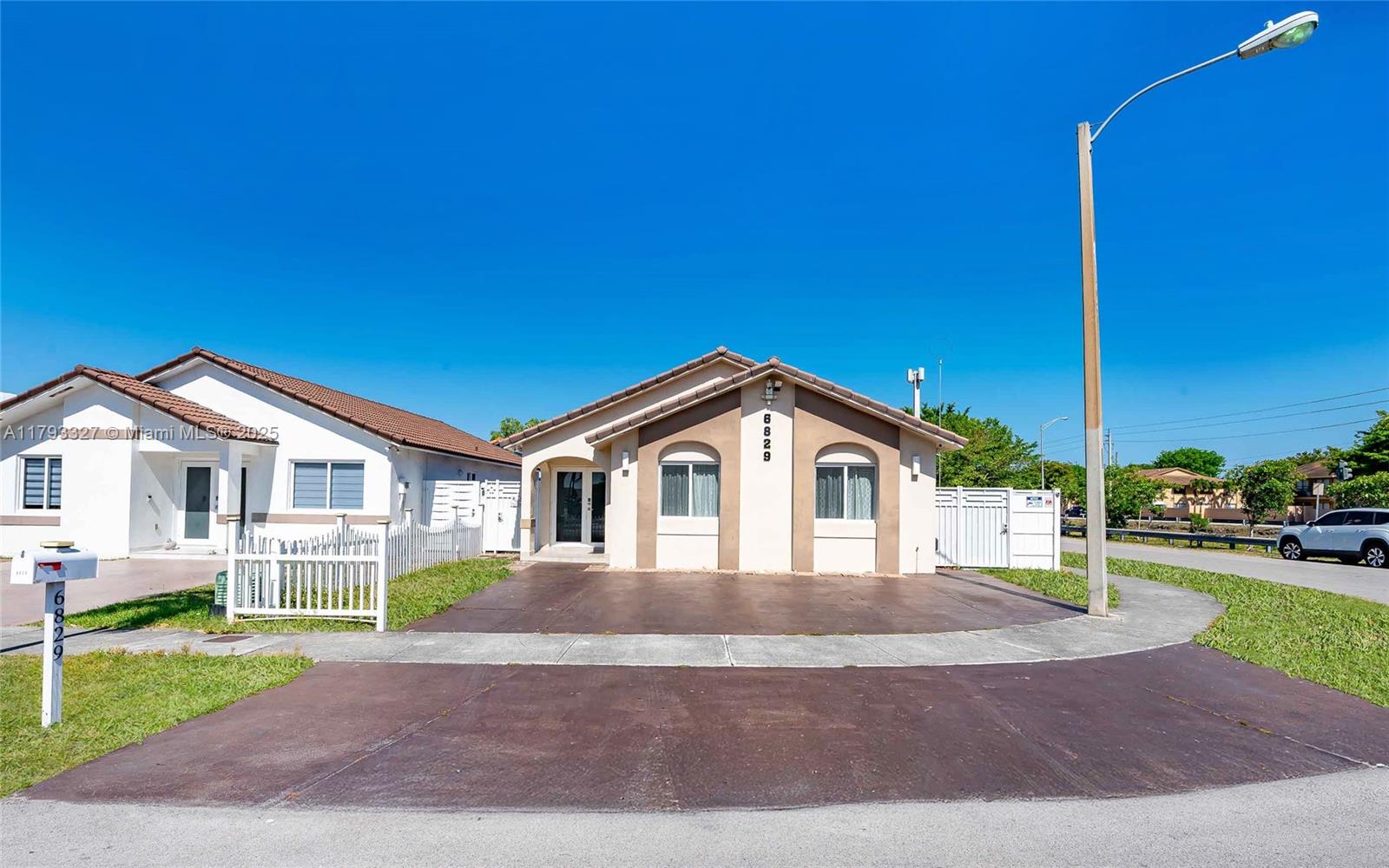 Property for Sale at 6829 W 26th Ave, Hialeah, Miami-Dade County, Florida - Bedrooms: 4 
Bathrooms: 2  - $600,000