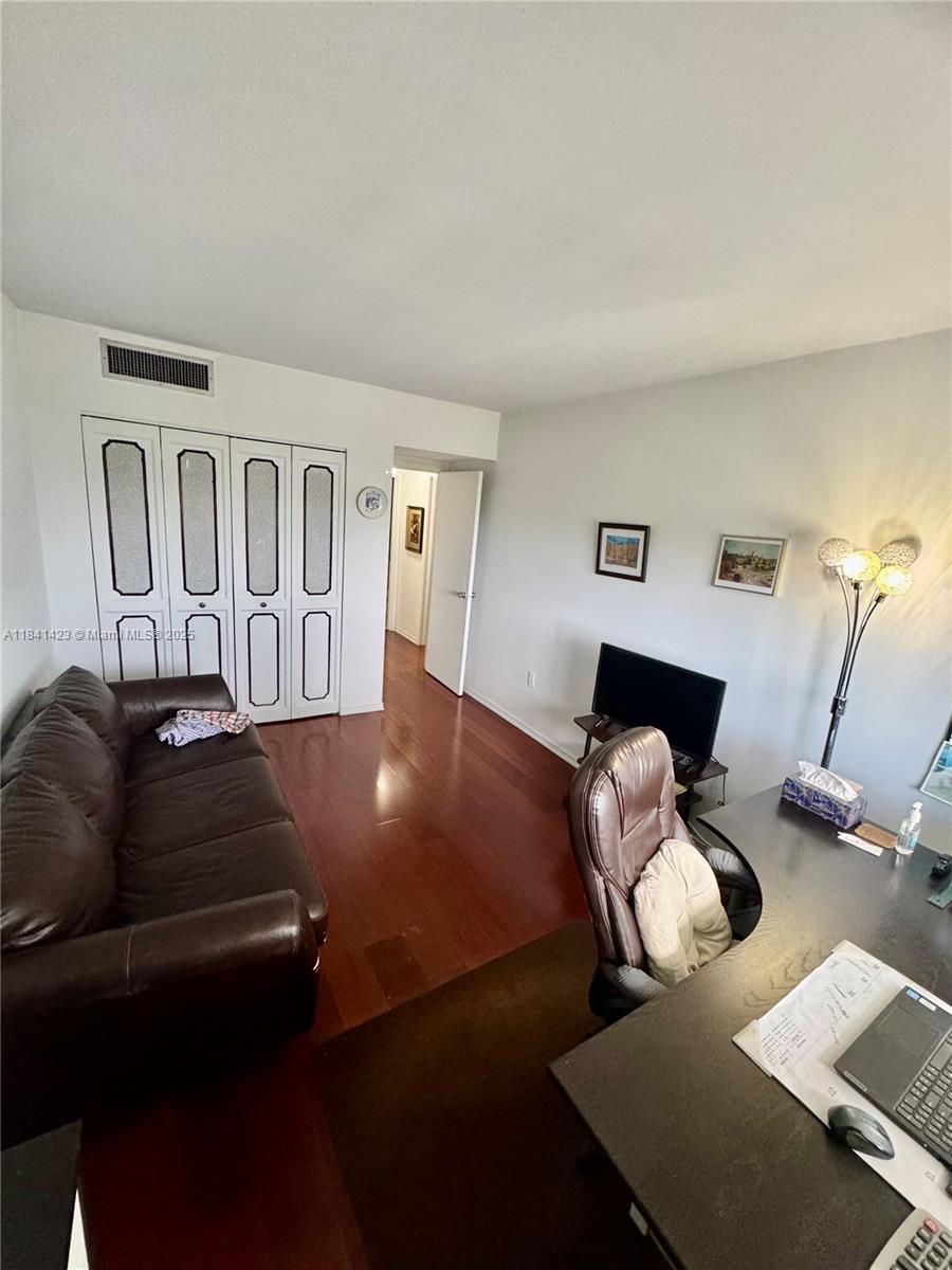 BONAVIDA CONDO - Residential