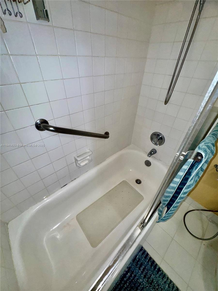 BONAVIDA CONDO - Residential