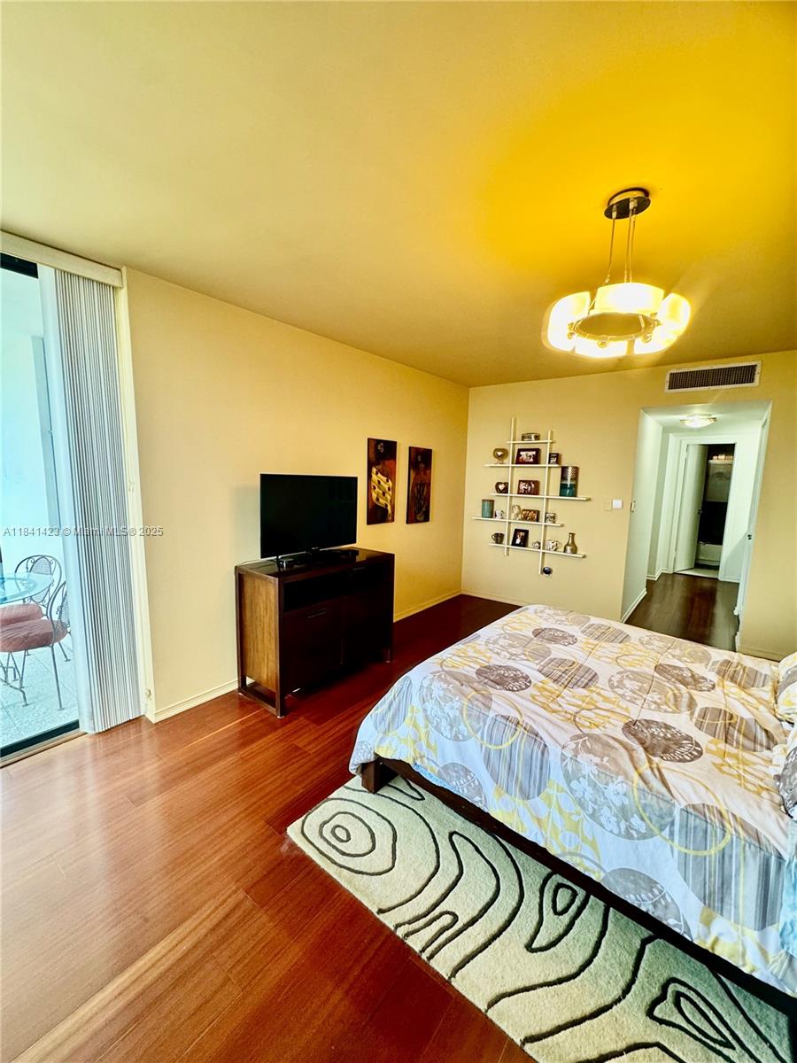 BONAVIDA CONDO - Residential