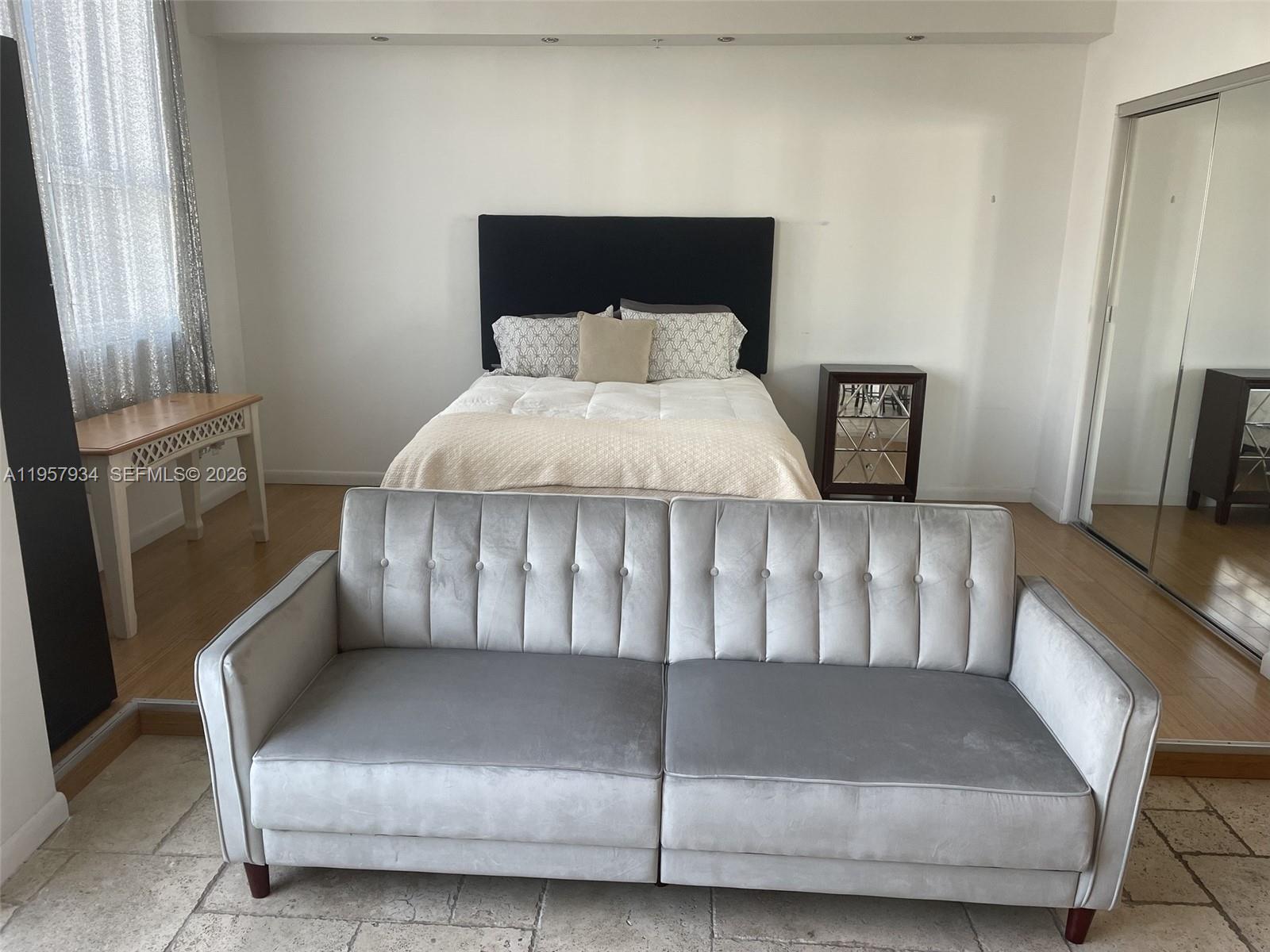 THE LOFT DOWNTOWN II COND - Residential