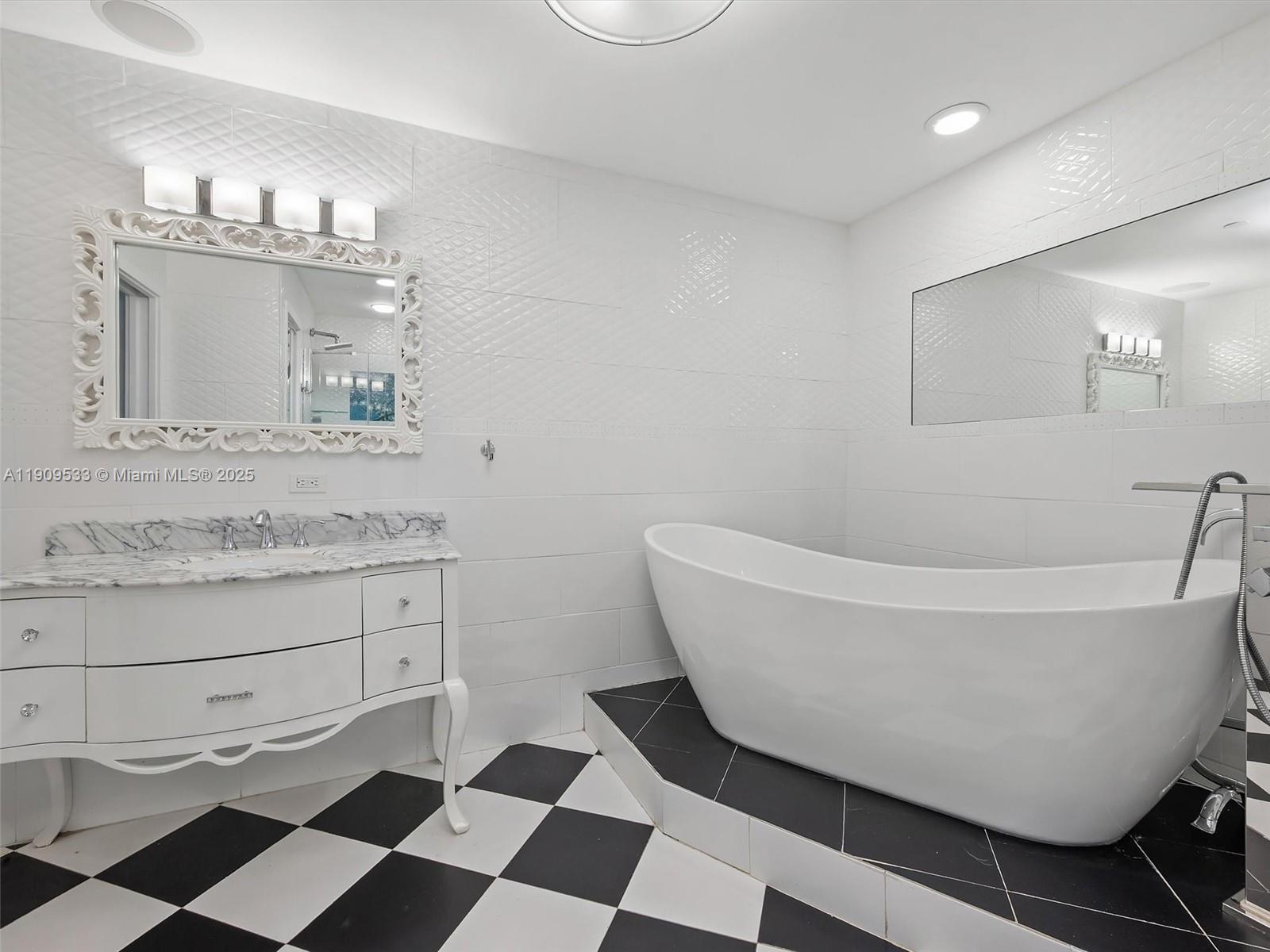 SEASIDE CONDO - Residential Lease