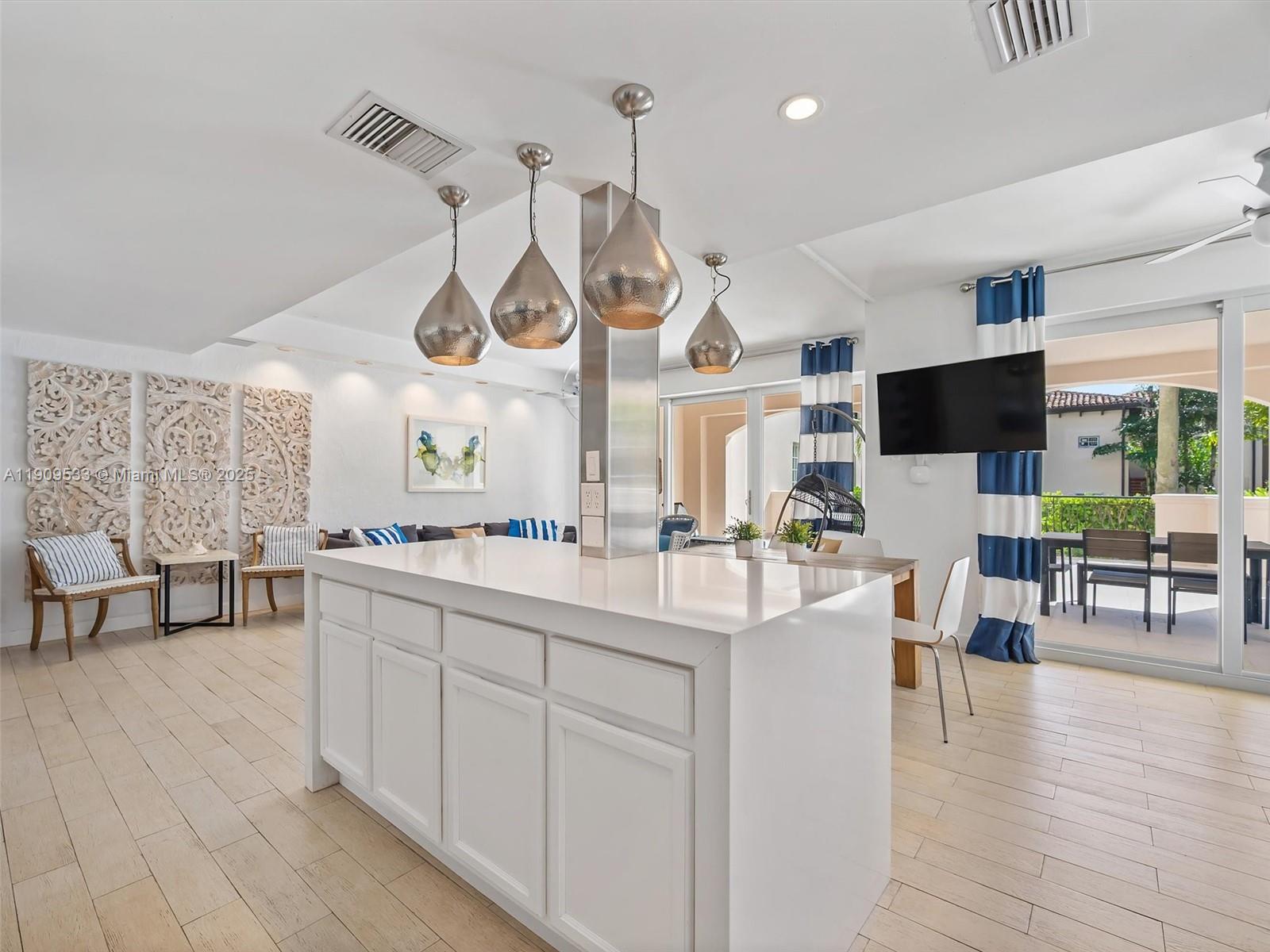 SEASIDE CONDO - Residential Lease