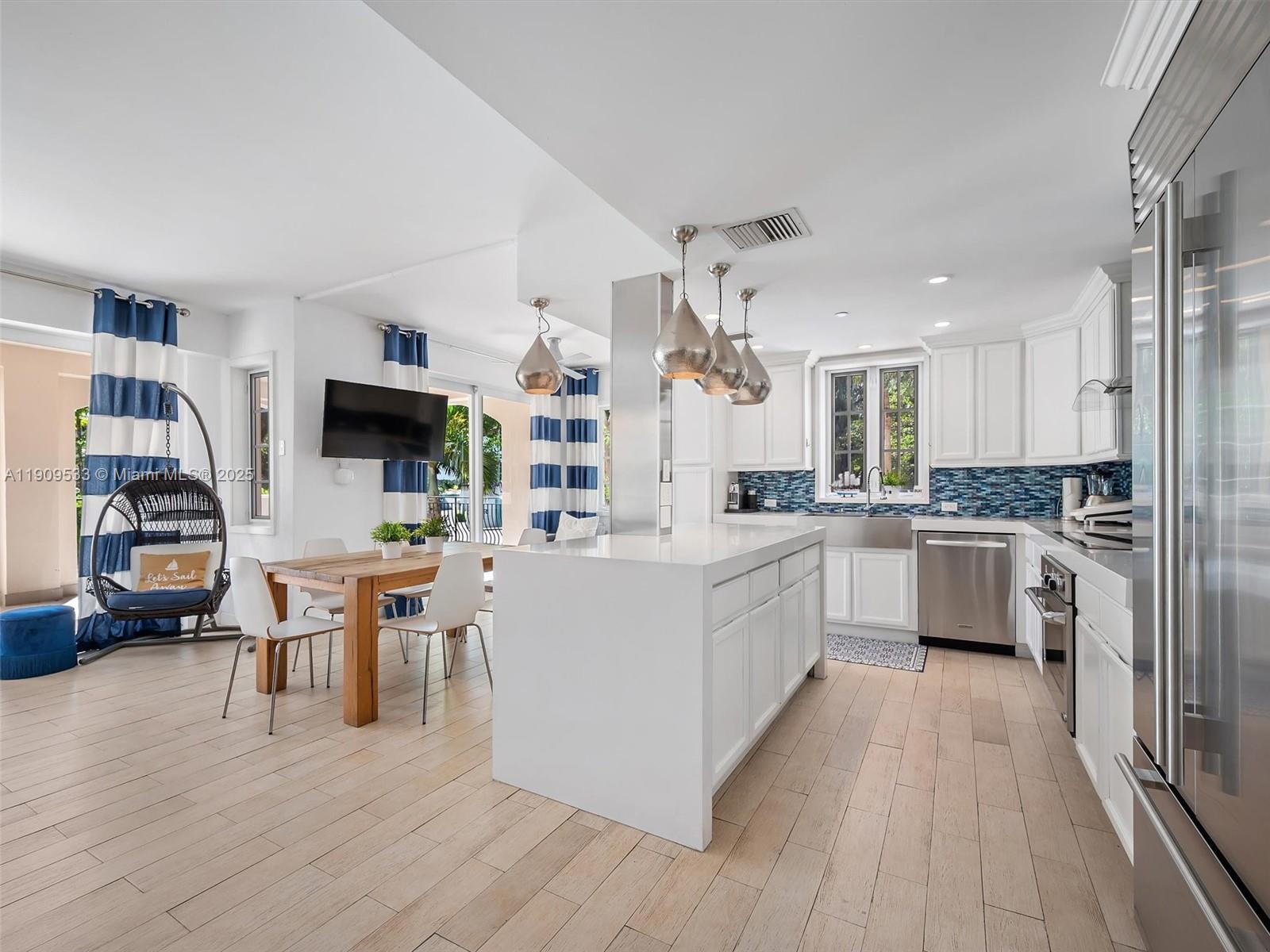 SEASIDE CONDO - Residential Lease