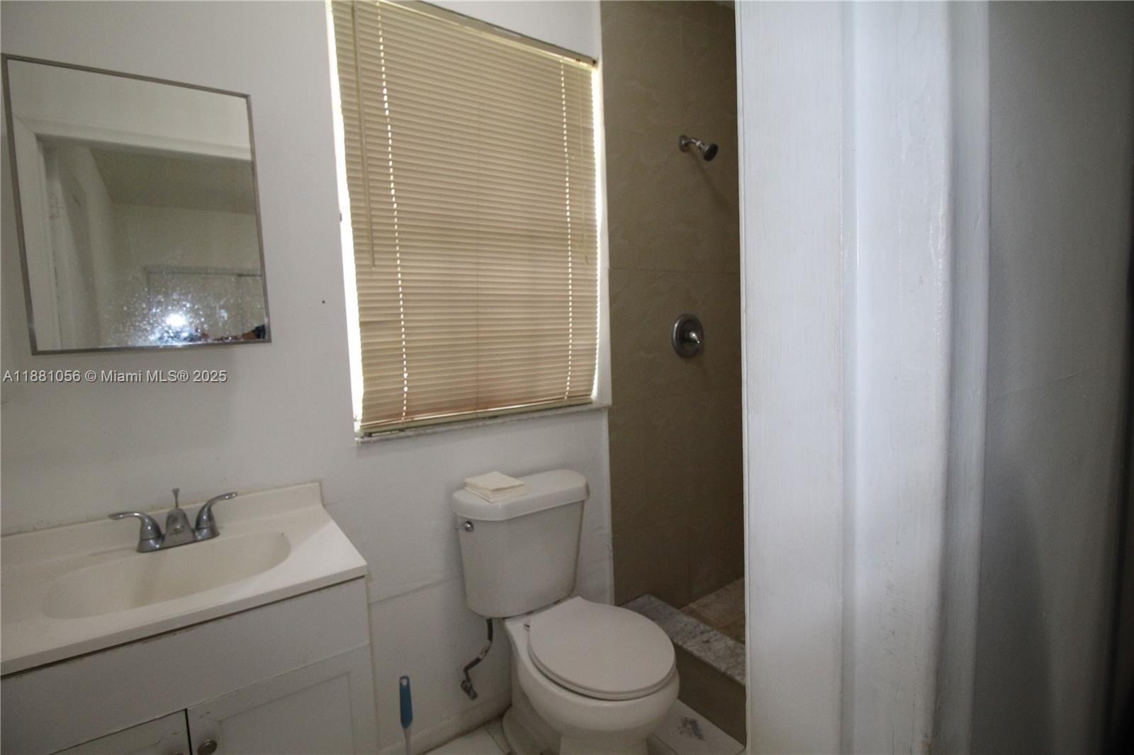 VENETIAN ACRES - Residential Lease