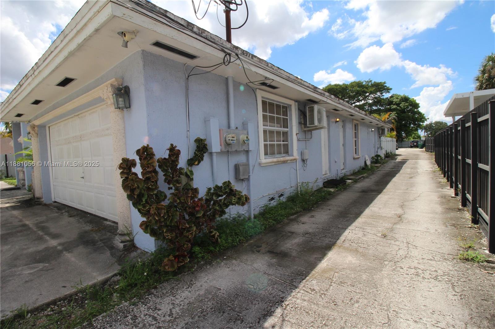 VENETIAN ACRES - Residential Lease