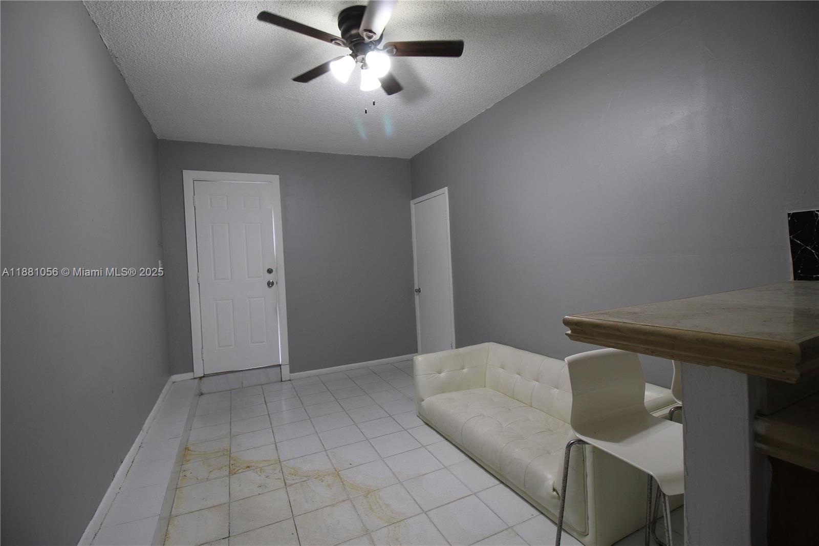 VENETIAN ACRES - Residential Lease