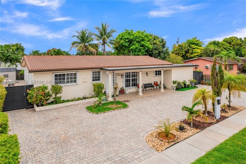 Photo of 884 W 72nd Pl, Hialeah, FL 33014 (MLS # A12029348)