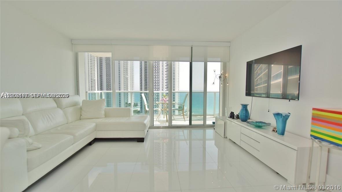 100 Bayview Dr 1811