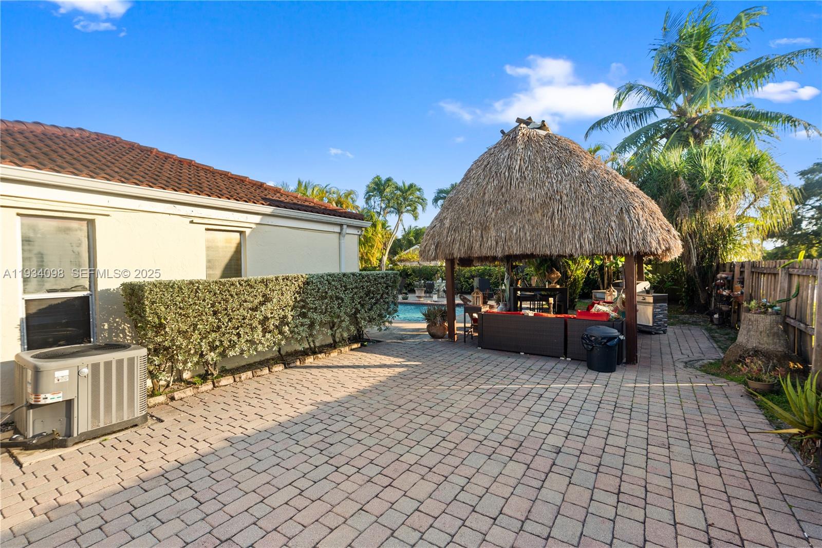 WEITZER SHAUNA MEADOWS SE - Residential