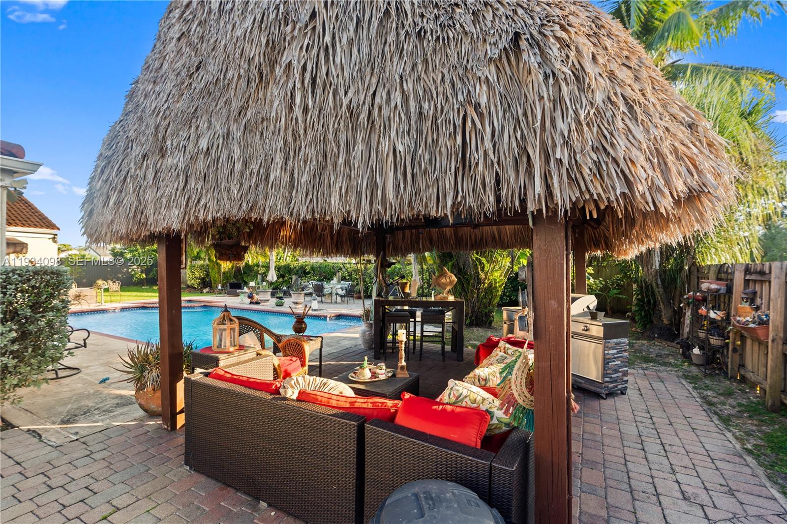 WEITZER SHAUNA MEADOWS SE - Residential