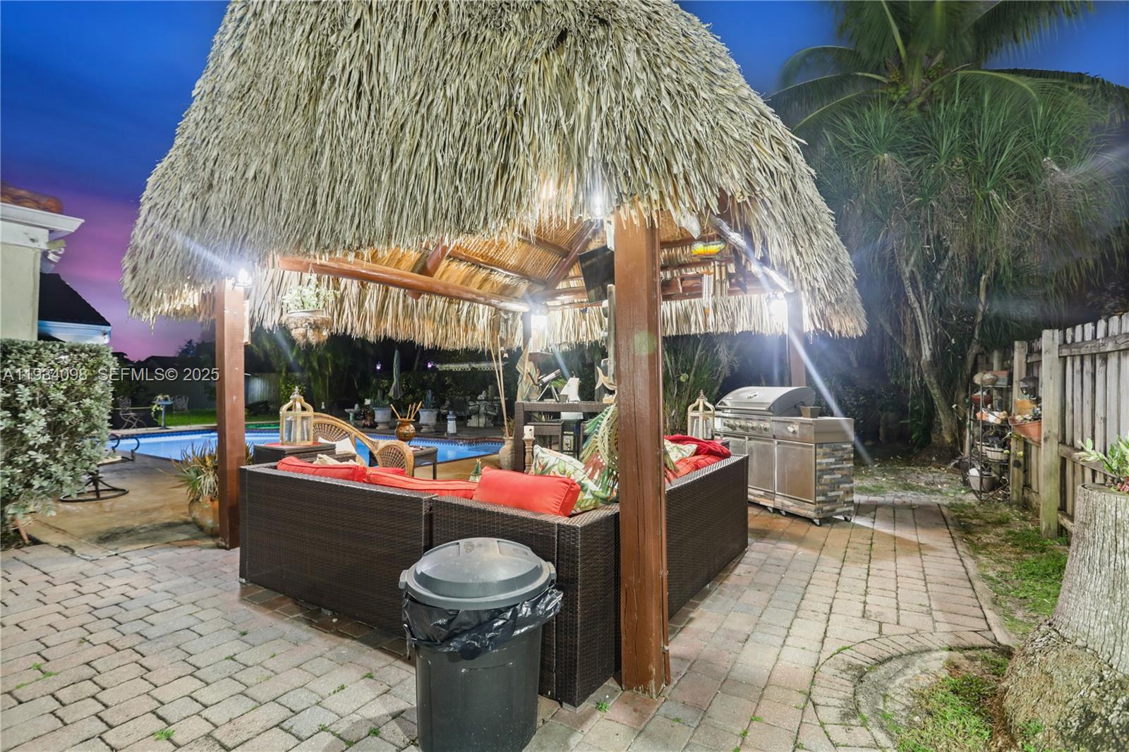 WEITZER SHAUNA MEADOWS SE - Residential