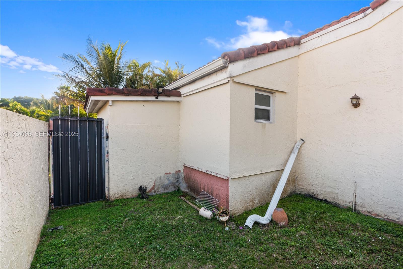 WEITZER SHAUNA MEADOWS SE - Residential