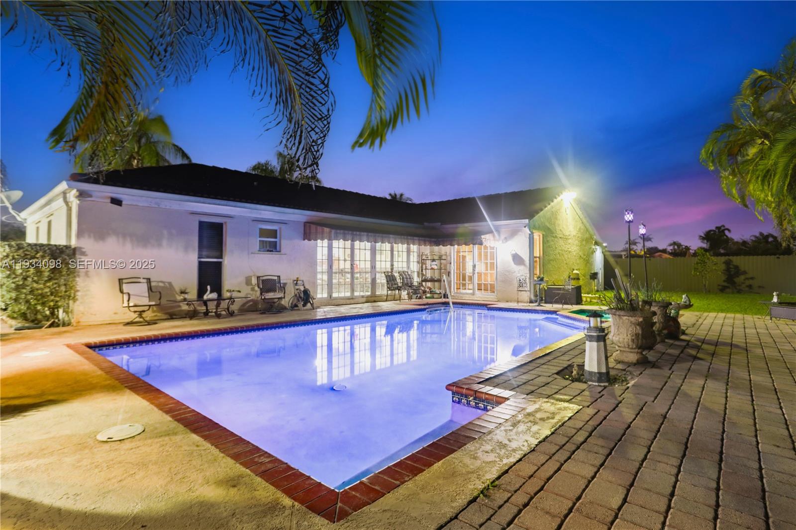 WEITZER SHAUNA MEADOWS SE - Residential