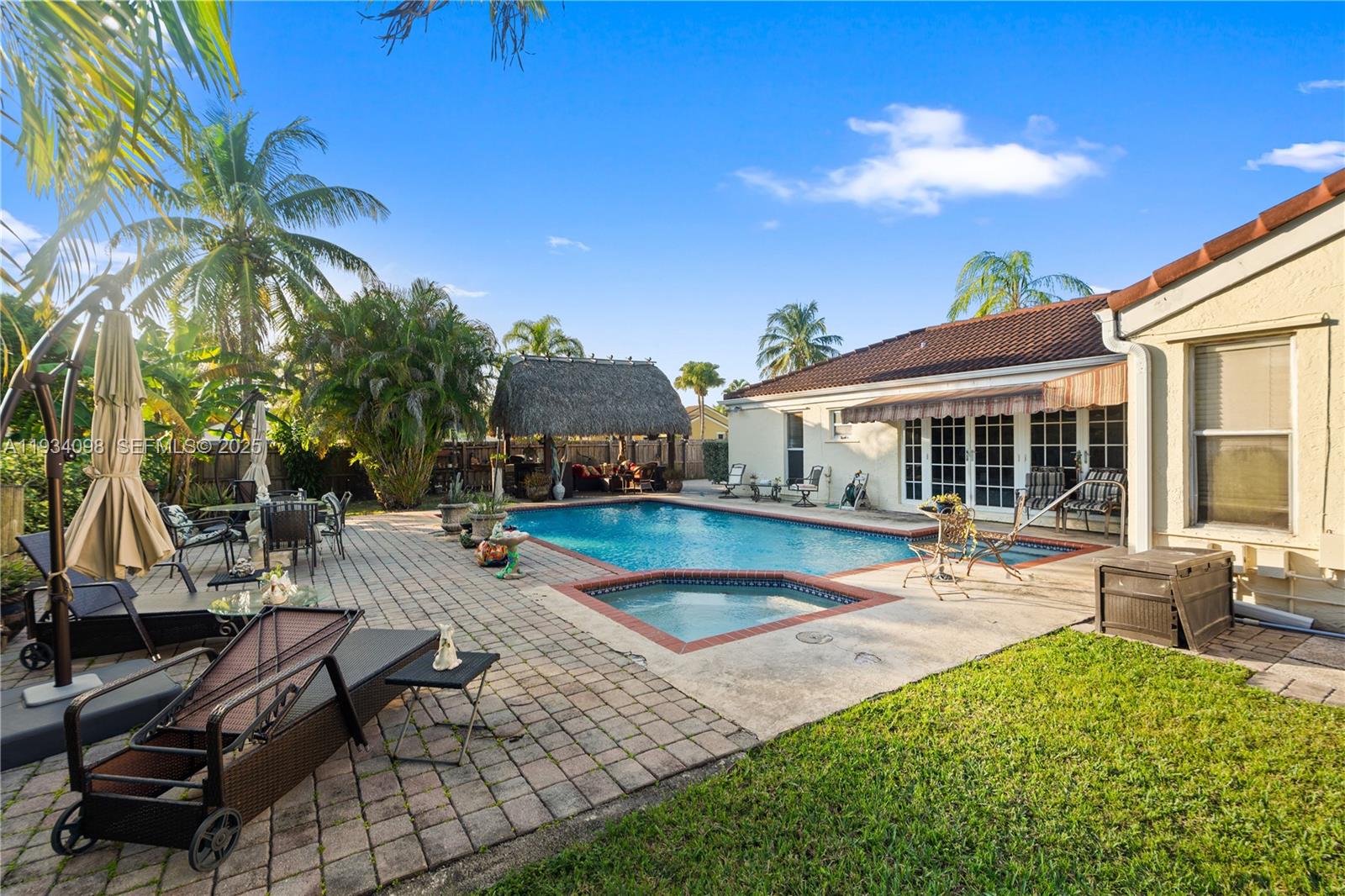 WEITZER SHAUNA MEADOWS SE - Residential