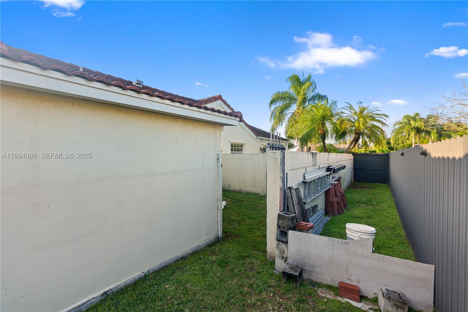 WEITZER SHAUNA MEADOWS SE - Residential