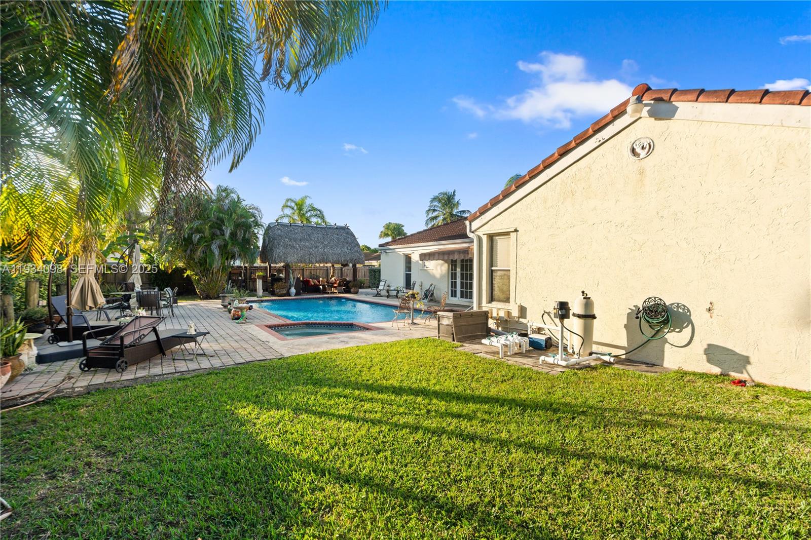 WEITZER SHAUNA MEADOWS SE - Residential