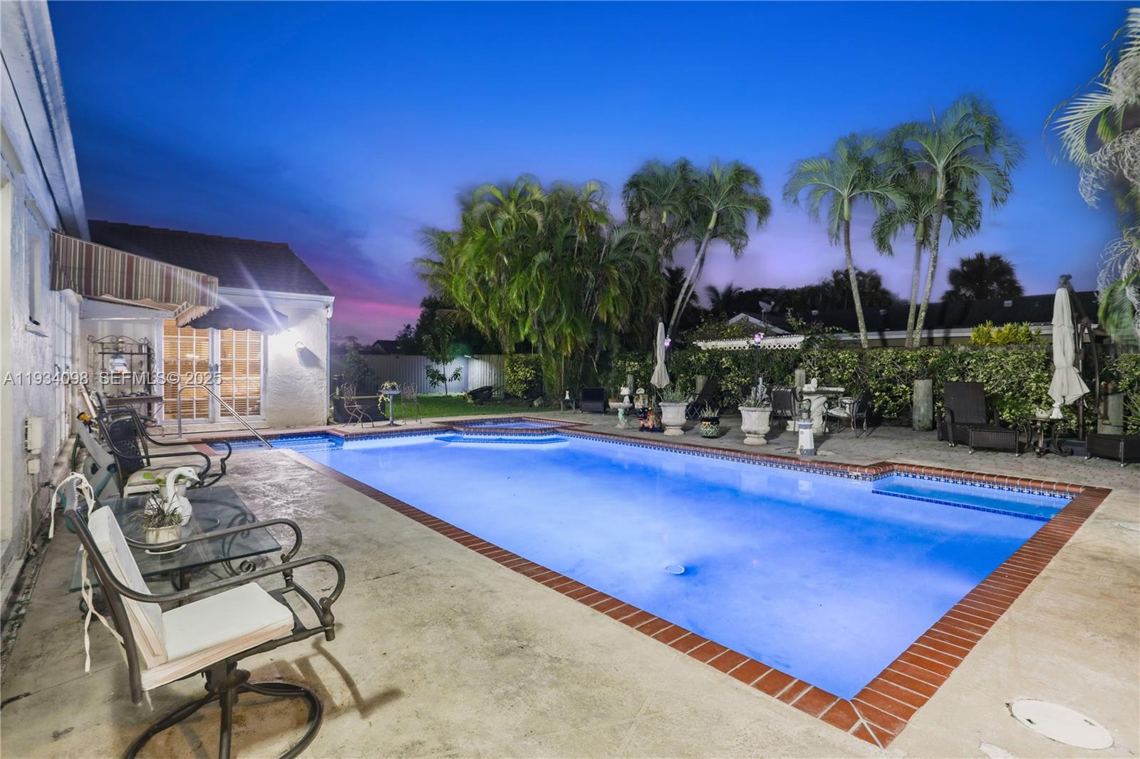 WEITZER SHAUNA MEADOWS SE - Residential