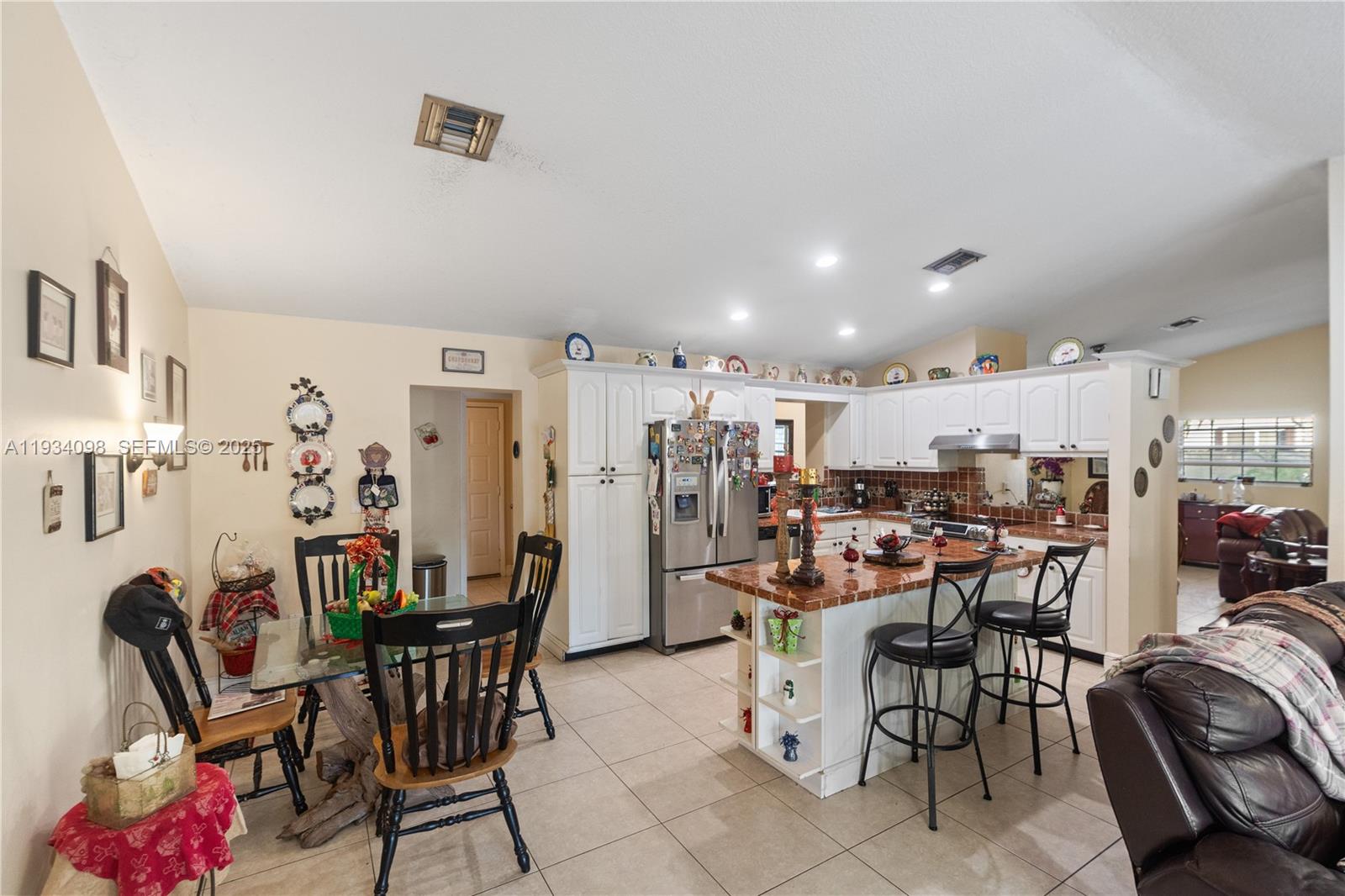 WEITZER SHAUNA MEADOWS SE - Residential