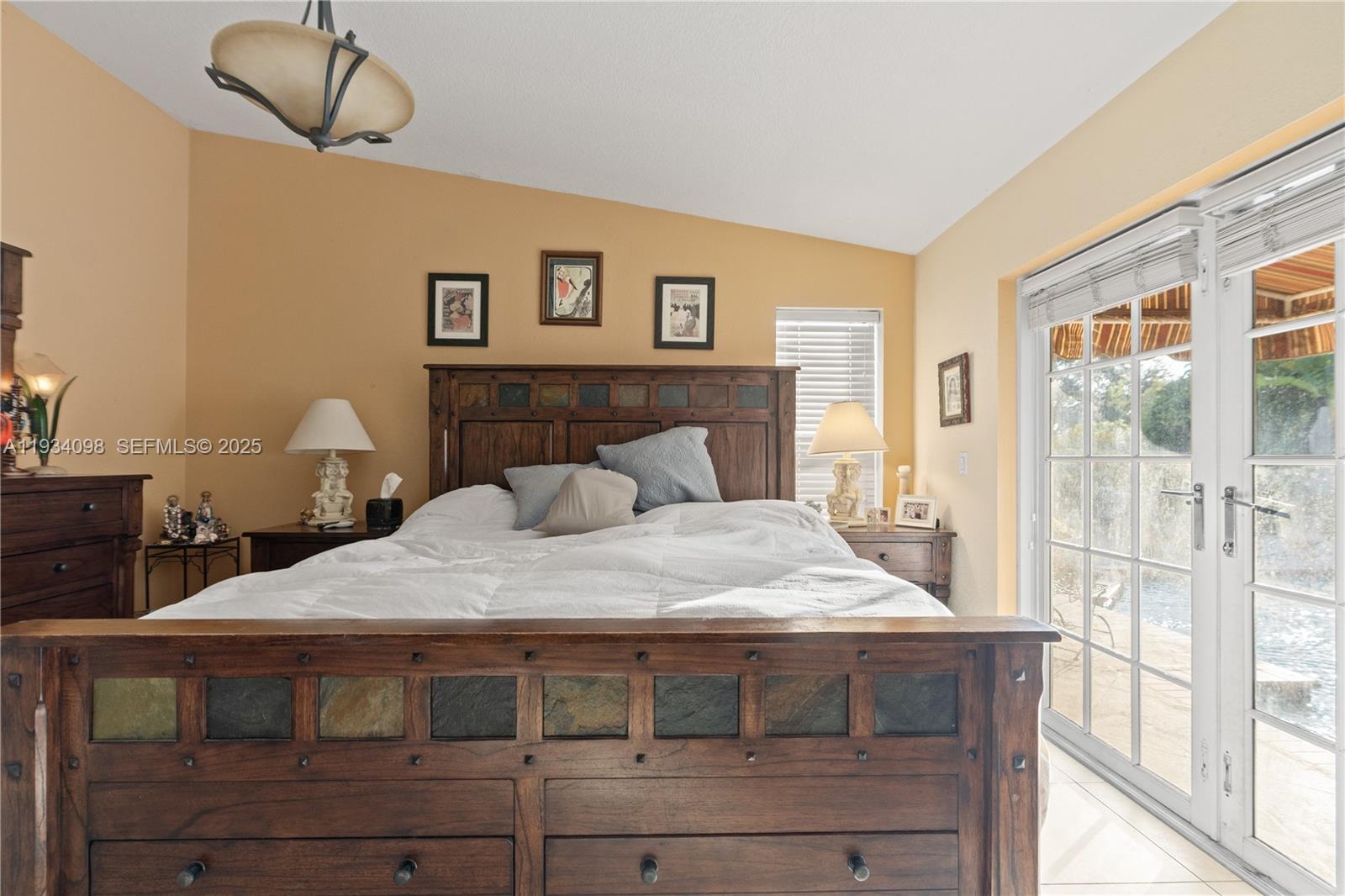 WEITZER SHAUNA MEADOWS SE - Residential