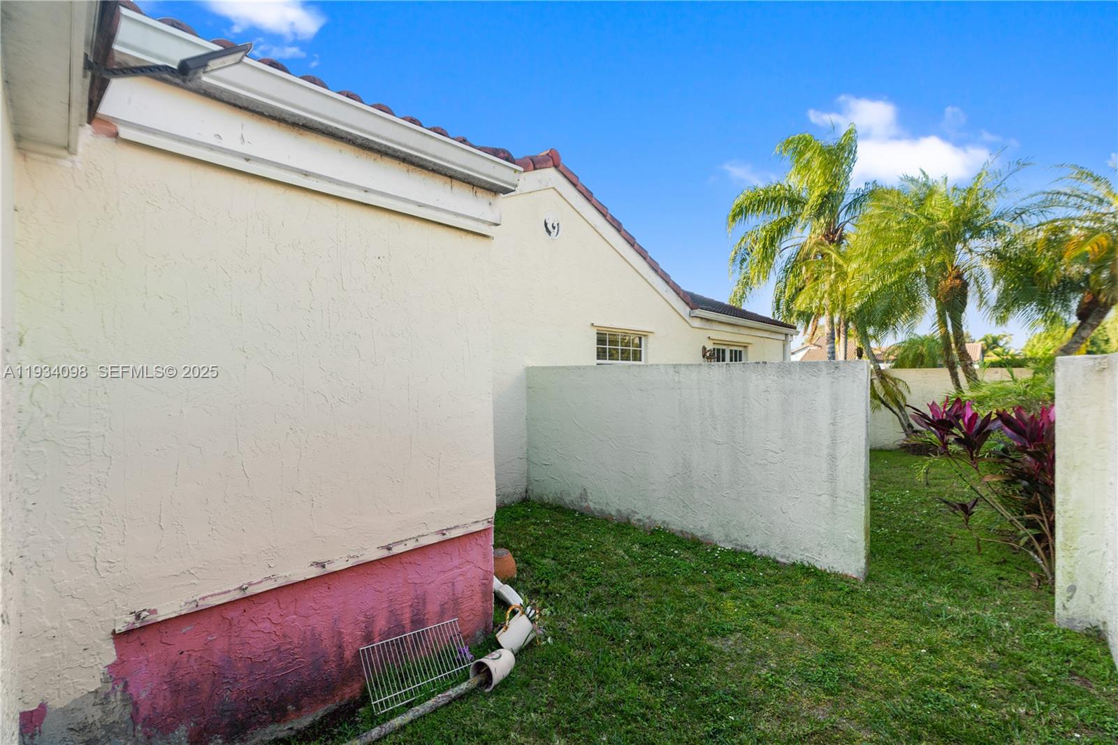 WEITZER SHAUNA MEADOWS SE - Residential