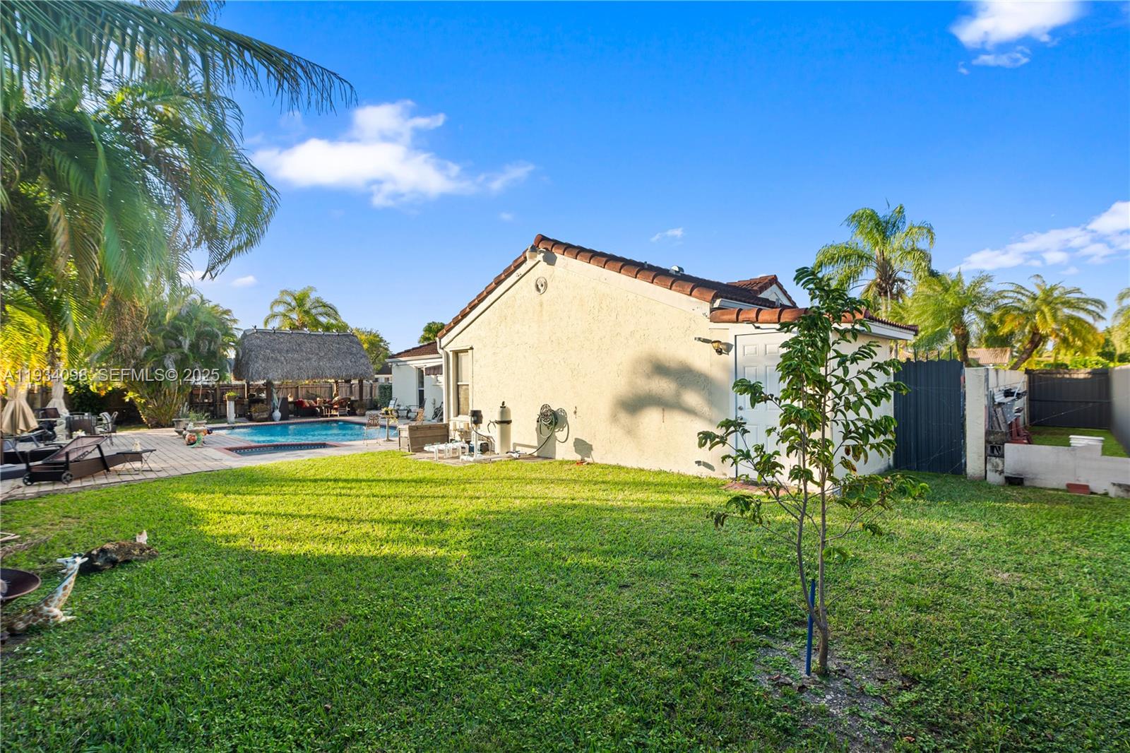 WEITZER SHAUNA MEADOWS SE - Residential