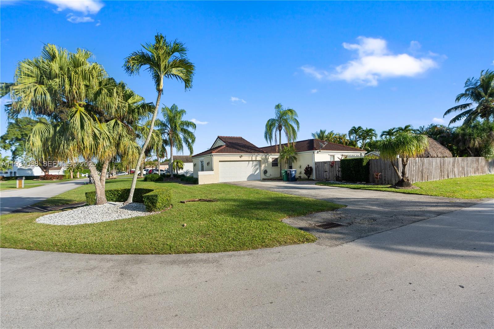 WEITZER SHAUNA MEADOWS SE - Residential