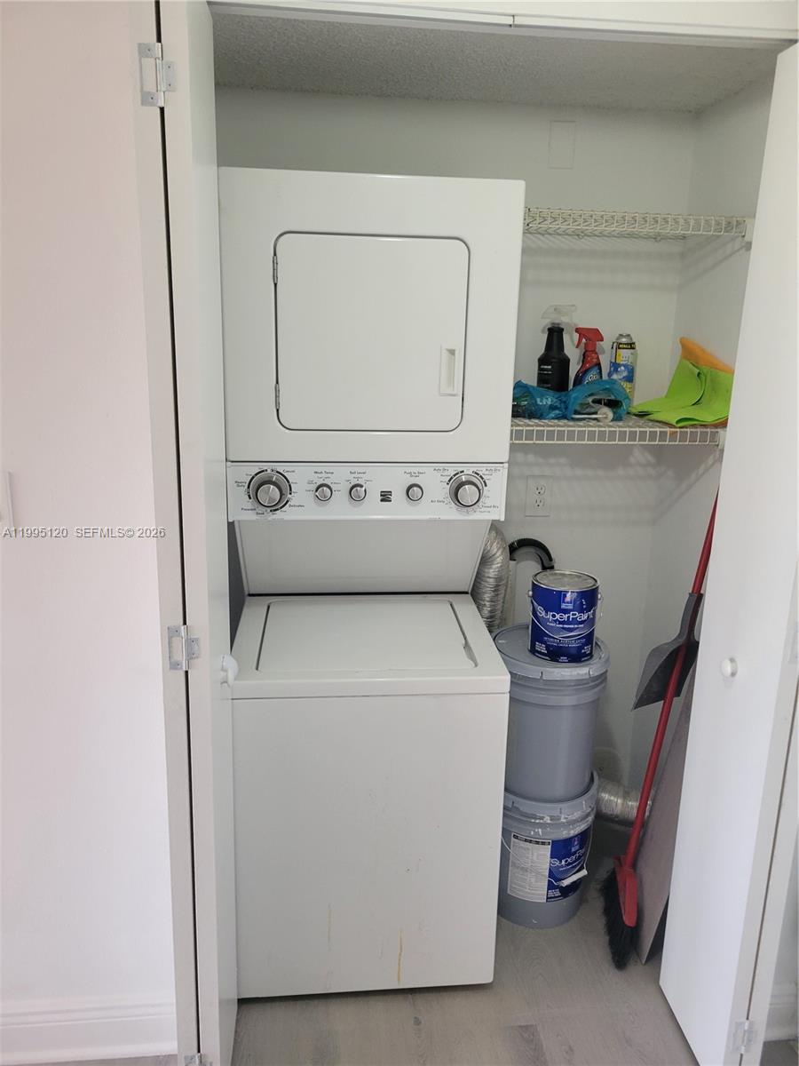 LAS VISTAS AT DORAL CONDO - Residential