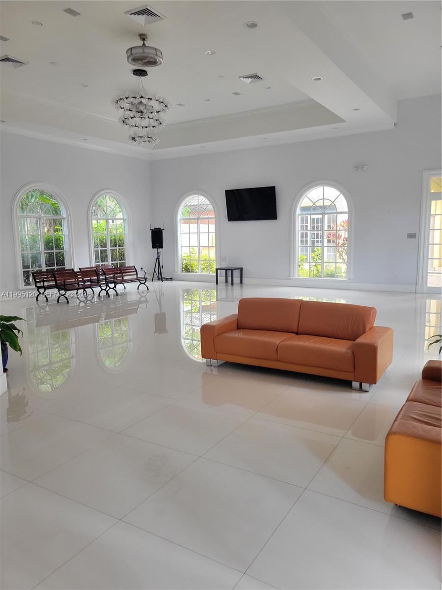 LAS VISTAS AT DORAL CONDO - Residential